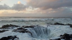 Thor's Well Oregon: Mysterious Giant Sink Hole Draining the Pacific Ocean Explained