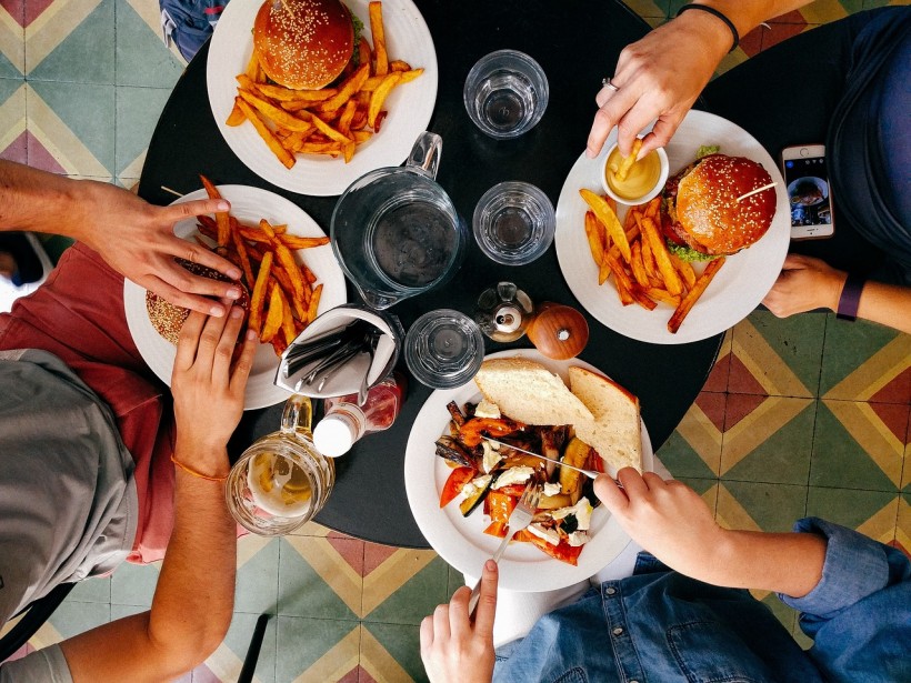 Friends and Food: How Dining Together Influences Appetite