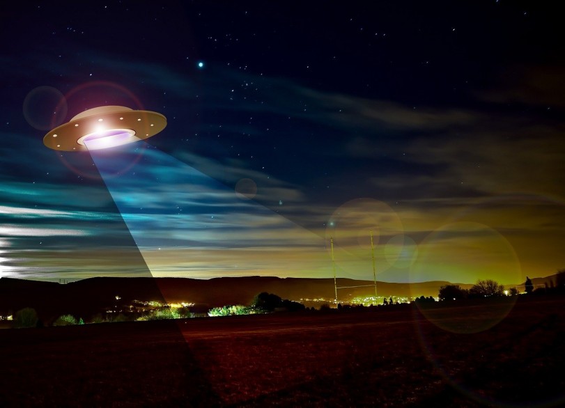 https://1721181113.rsc.cdn77.org/data/images/full/51399/unidentified-misty-ball-of-light-ufo-sparks-frenzy-in-beijing-witnesses-describe-eerie-silent-movement-across-the-sky.jpg?w=811?w=430