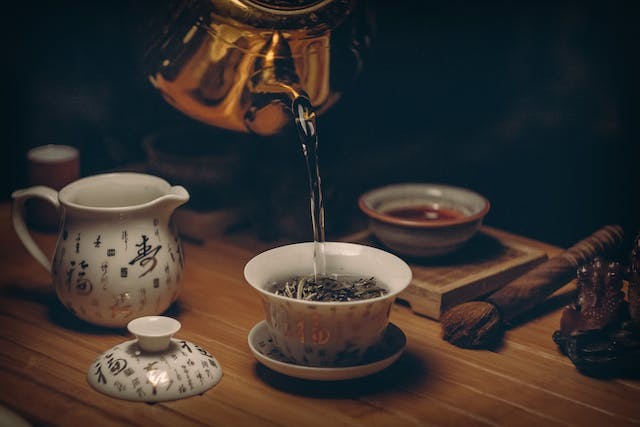 Tea or Coffee? Here's What To Choose To Slow Down Aging