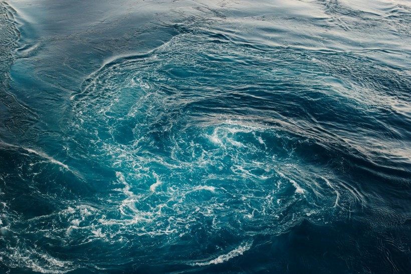  World’s Largest Whirlpools: Top Rotary Oceanic Currents Ranked According to Size
