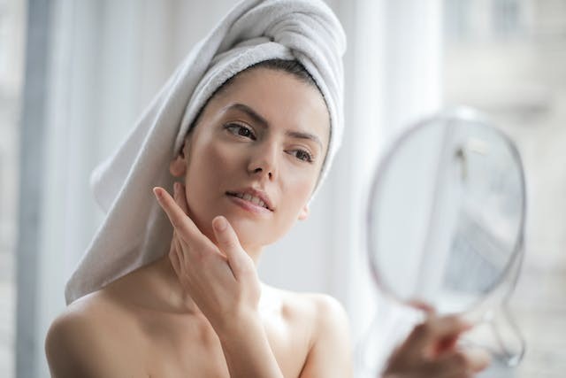 Active Skincare Ingredients That Harm Tweens' Youthful Skin