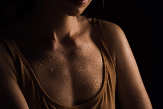 Wet vs Dry Skin: Which Gives You Better Protection, Higher Chances of Survival From Lightning Strikes