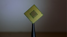 Silicon-Photonic Chip Uses Light Waves To Carry Out Complicated Calculations for AI, Shows Potential in Increasing Speed of Computers