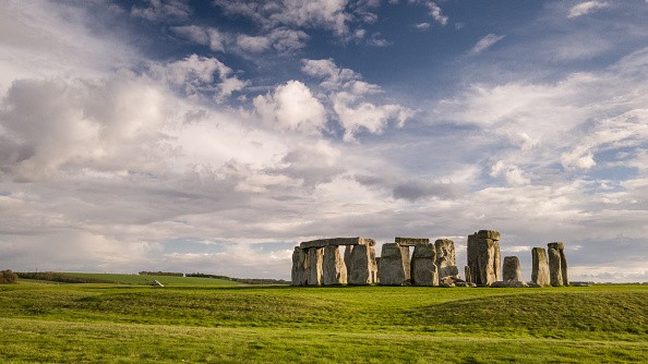  Just Stop Oil Activists Vandalizes Stonehenge With Orange Powder Spray in Wider Protest Against Fossil Fuels
