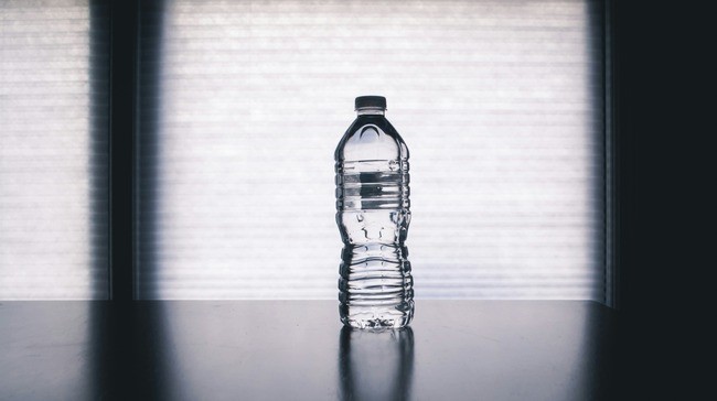 Plastic Water Bottles Pose New Health Risk When Exposed to Sun