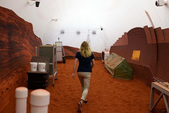 NASA Mars Simulation Volunteers Re-emerge After Year-Long Isolation