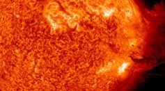 Huge Solar Flare Erupts
