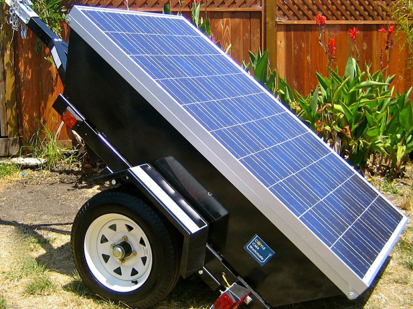 File:Coyle Industries Portable Solar Power System