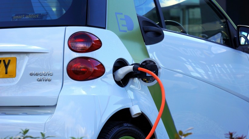 5 Reasons to Own an Electric Car