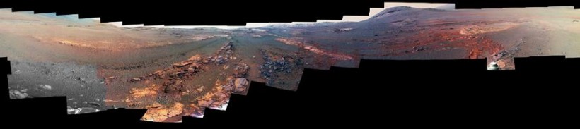 Panoramic View of the Perseverance Valley in Mars