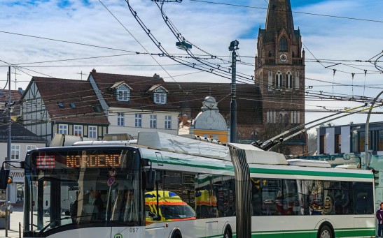 15 States Are Switching to Electric Trucks and Buses Following California's Lead