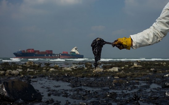 Eco-Friendly Methods to Clean Oil Spills