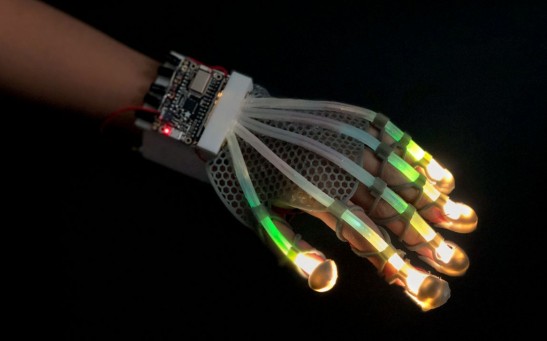 Robotic Glove Uses Light To Measure the Sense of Touch
