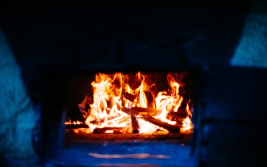 Domestic Wood Burning Contributes Three Times the Particle Pollution of Traffic in the UK