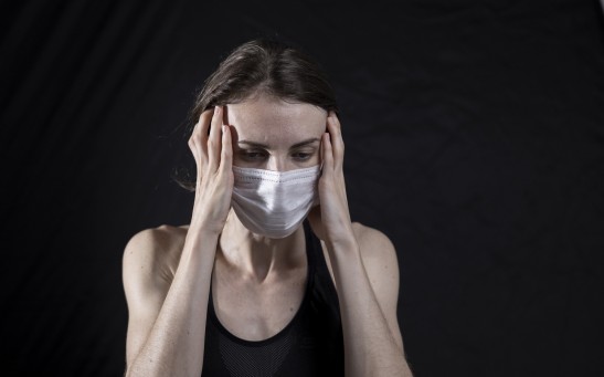 Science Times - COVID-19 Vs Seasonal Allergies: 5 Symptoms That Can Tell the Differences, According to an Expert