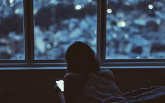 Science Times - Night Mode on Smartphone: Does It Help Improve Sleep? Here’s What Study Finds