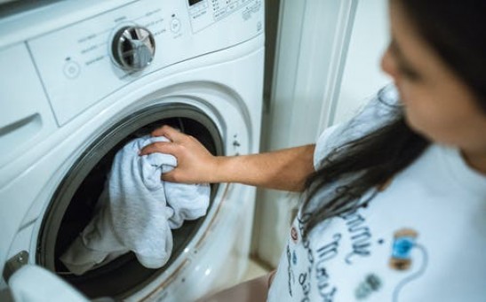 Lint-Microfibers Found in Clothes Dryers Can be Converted Into Energy Using Pyrolysis Treatment