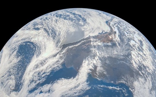 Juno Earth flyby