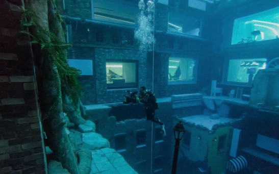 Science Times - Dubai Sets New Guinness World Record: Now Has the World's Deepest Pool, 200 Feet Deep, with 'Sunken City