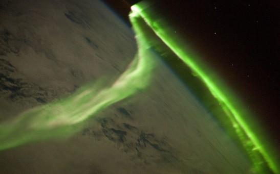  NASA Shares Stunning Photo of a Brilliant Stream of Southern Lights Taken From the International Space Station