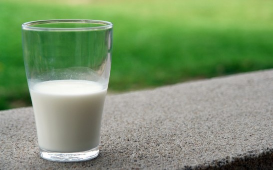 Choosing the Right Milk: Navigating the Health Benefits of Dairy-Free Alternatives in a Sea of Options