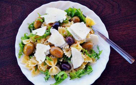 Mediterranean Diet Slows Signs of Brain Aging in People With Obesity, Research Shows