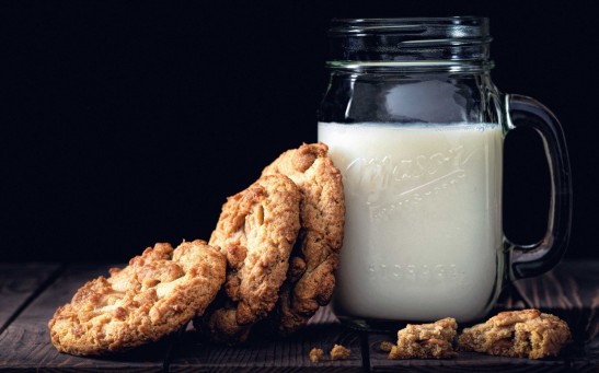 How Healthy Is Oat Milk? Popular Dairy Alternative Full of Health Benefits But Low on Protein