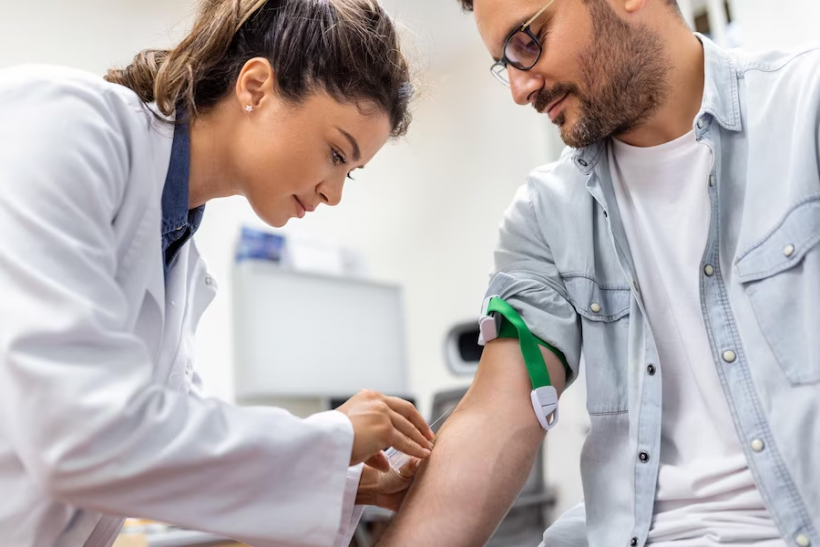 What Does a Phlebotomist Do -- and What Career Options Are There in Phlebotomy?