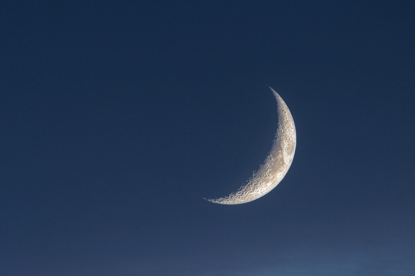 crescent moon 