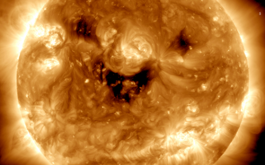 Giant Hole in Sun Wider Than 60 Earths, 5 Times Jupiter's Diameter Spewing Powerful Solar Wind
