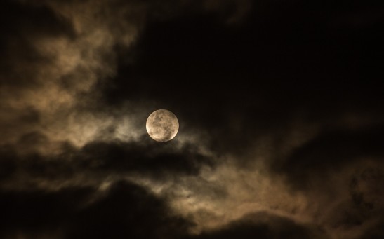 12 Full Moons, 2 Supermoons, a Blue Moon, and Twin Lunar Eclipses Await Skywatchers This Year