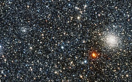 Globular Cluster VVV CL002 Falls Down to the Center of the Milky Way; Provides Insights About Dynamics of Galactic Structures
