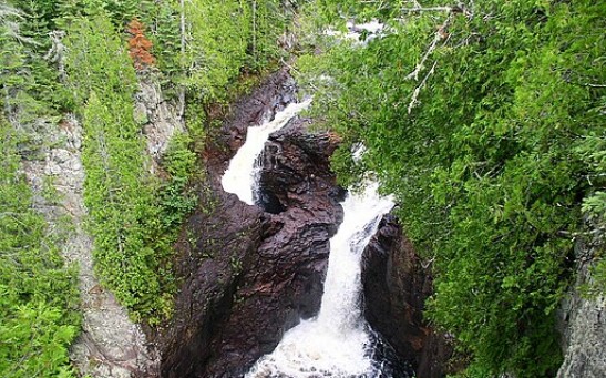 Devil’s Kettle Waterfall Mystery: Where Does This Underground River End?