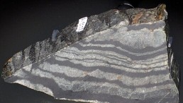3.7-Billion-Year-Old Rocks in Greenland Hold the Oldest Trace of Earth’s Magnetic Field