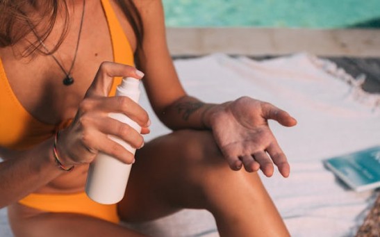 Sunscreen Myths Debunked; Expert Warns Against 'Dangerous' Sun Protection Ideas That Only Puts One at Added Risk