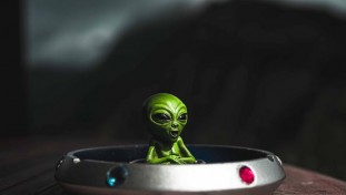 Alien Approaches US Military Convoy to Ask for Spare Part and Refuses to Seek Help at Area 51, UFO Whistleblower Claims