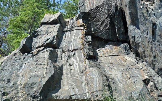 Baigong Pipes: What Are the Mysterious Tube-Like Structures Found in Chinese Caves?