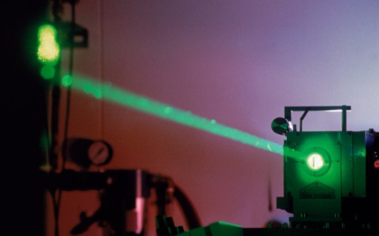 US Department of Defense Funds Military-Grade Quantum Laser; What Innovations Are Offered by DARPA Technology?