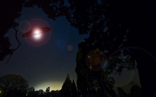 Cigar-Shaped Glowing UFO Captured on Military-Grade Night Vision in Montana