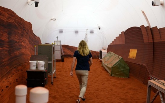 NASA Mars Simulation Volunteers Re-emerge After Year-Long Isolation