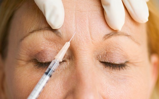 Is Botox Safe? Exploring the Risks and Safety of Cosmetic Form of Botulinum Toxin